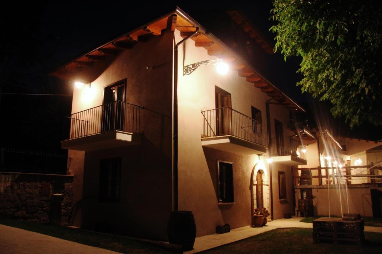 "Il Casaletto" Agriturismo Moderno, Vista Panoramica E Cibo Spettacolare- Scurcola Marsicana Eksteriør bilde