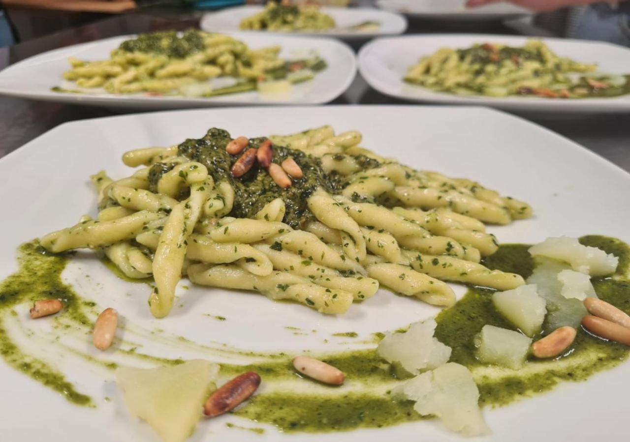 "Il Casaletto" Agriturismo Moderno, Vista Panoramica E Cibo Spettacolare- Scurcola Marsicana Eksteriør bilde